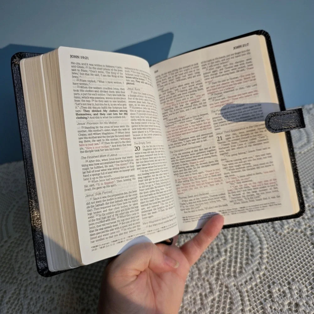 HCSB Police Officer's Bible 2004  Holman Black Bonded Leather Tab Closure w/ BOX